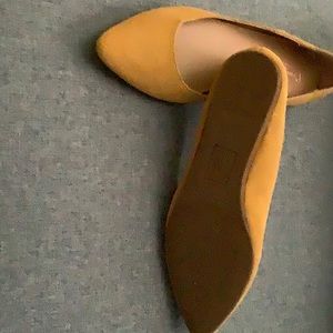 Mello Yellow Flats